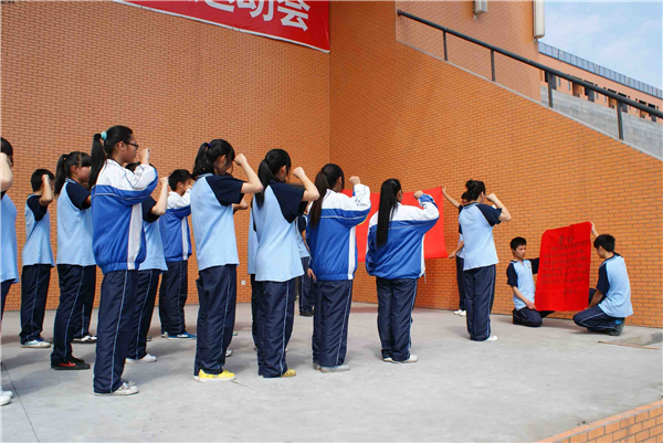 2012年“54青年节”28名同学光荣加入中国共青团